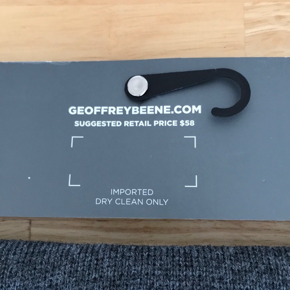 Geoffrey Beene scarf and hat gift set - Picture 2 of 2